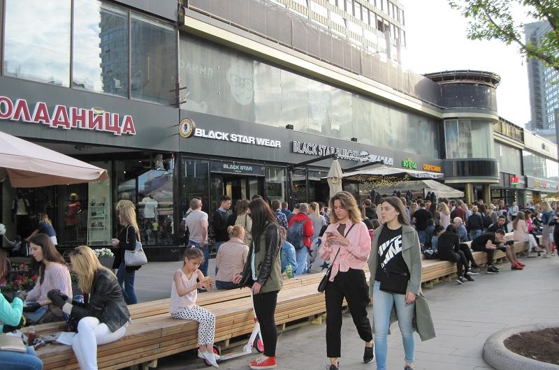 «Переходящим через дорогу, перелетающим океан…»