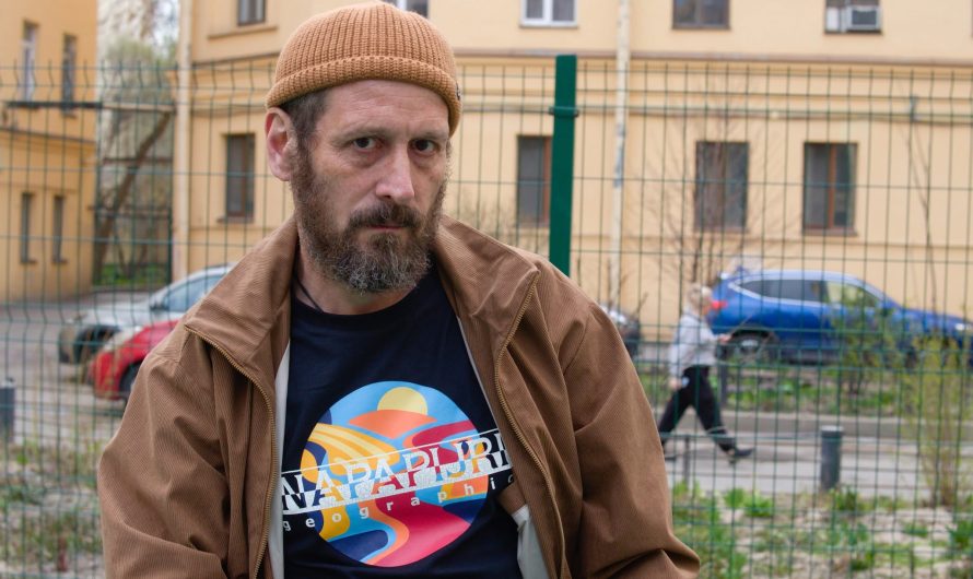 «Шагнуть в живой людской простор»