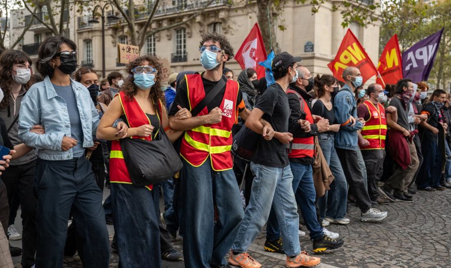 «Протесты — ок, только без агрессии»